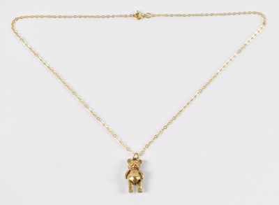 Lot 771 - A 9ct yellow gold articulated teddy bear...