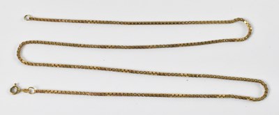 Lot 761 - A 9ct yellow gold necklace, length 52cm,...