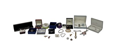 Lot 813 - A quantity of costume jewellery including...