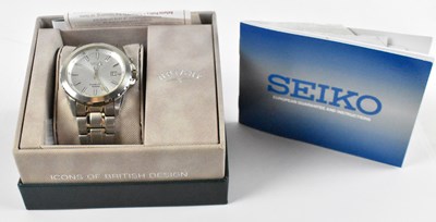 Lot 933 - SEIKO; a gentleman's stainless steel Kinetic...