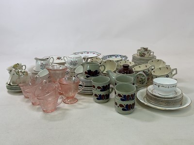 Lot 187 - A quantity of ceramics and glass comprising...