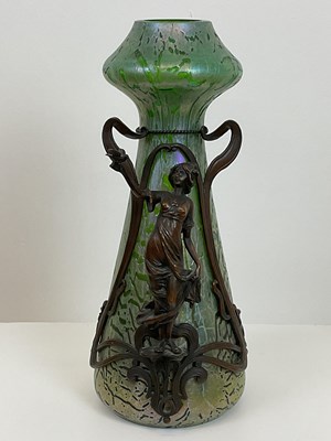 Lot 152 - KRALIK; an Art Nouveau large iridescent glass...