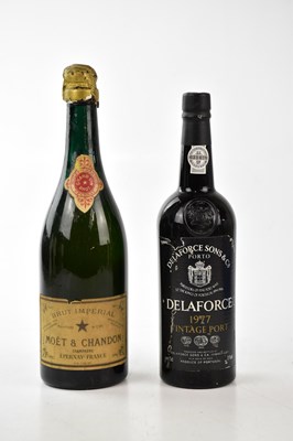 Lot 813 - CHAMPAGNE; a single bottle of Moet & Chandon...