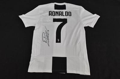 Lot 325 - CRISTIANO RONALDO; a Juventus home shirt,...