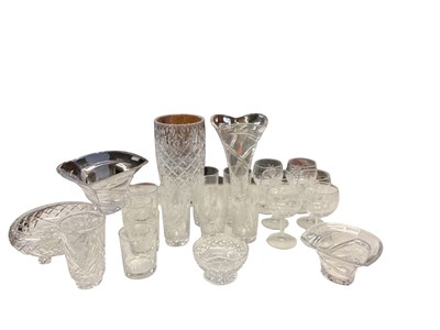 Lot 495 - A small quantity of cut and crystal glassware,...