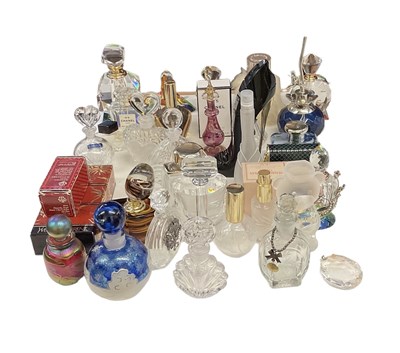 Lot 477 - A collection of art glass and designer...