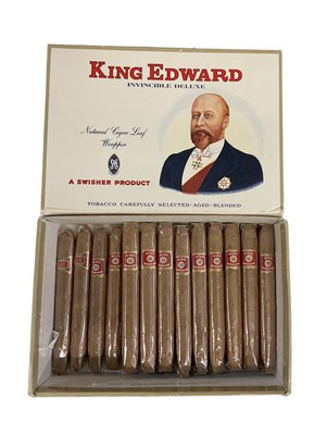 Lot 262 - A box of twenty King Edward Invincible Deluxe...