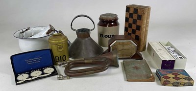 Lot 53 - A group of collectors' items including a...