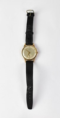 Lot 1339 - SMITHS; a gentlemen's Deluxe 9ct gold...