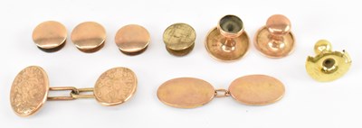 Lot 815 - A 9ct yellow gold engraved cufflink, a further...