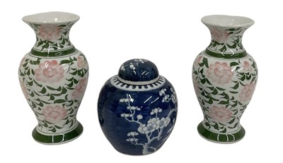 Lot 1090 - An early 20th century Chinese blue and white...