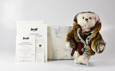 Lot 370 - STEIFF; a German collectors' bear 'Eskimo with...