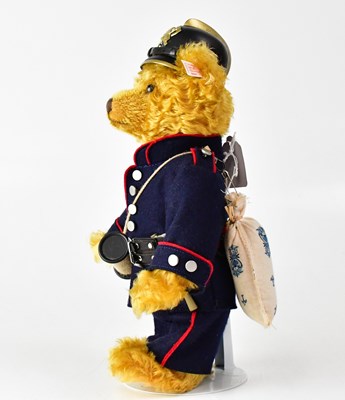 Lot 381 - STEIFF; a German collectors' bear 'Berlin...