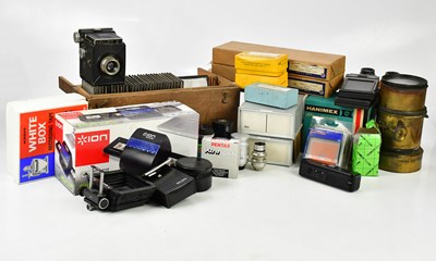 Lot 1652 - A collection of camera accesories and...