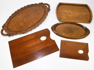 Lot 33 - A small collection of treen, to include an...