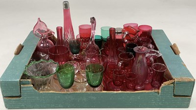 Lot 252 - A quantity of early 20th century cranberry...