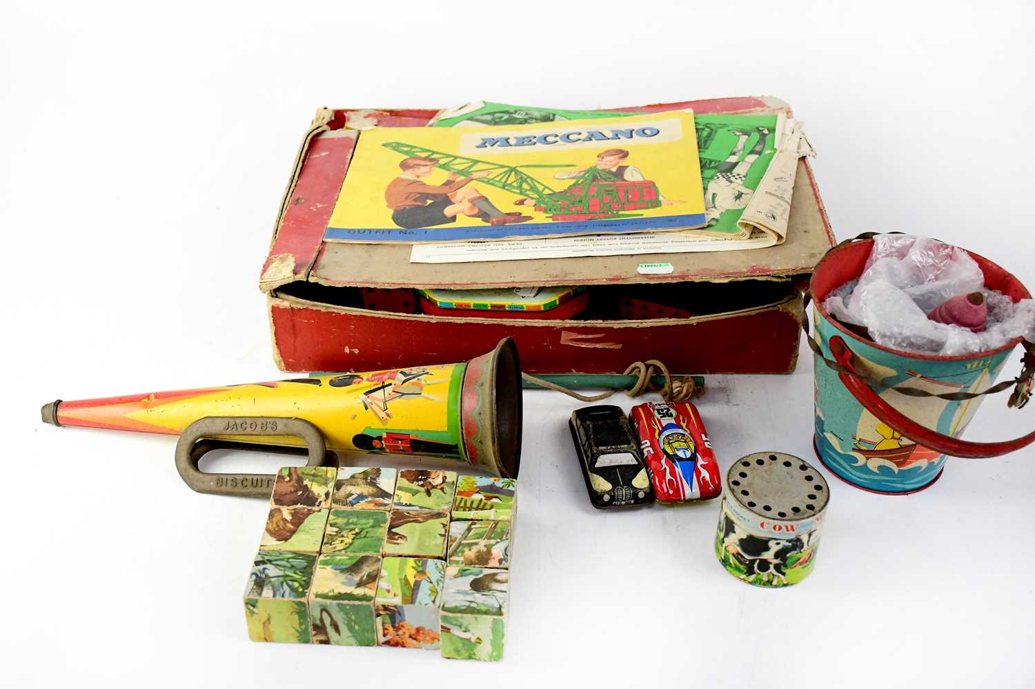 Lot 219 - A vintage boxed Meccano set