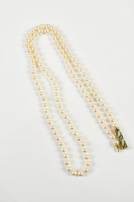 Lot 230 - A cultured pearl necklace with one hundred and...