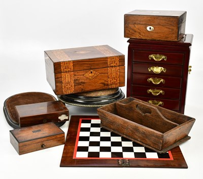 Lot 1435 - A mixed group of collectors' items including...