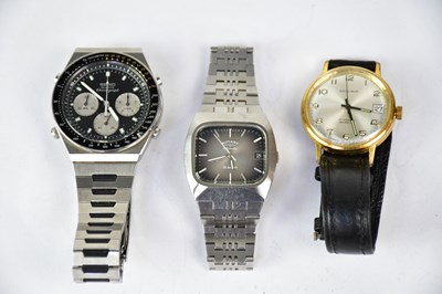 Lot 1352 - Three gentlemen's wristwatches' comprising a...