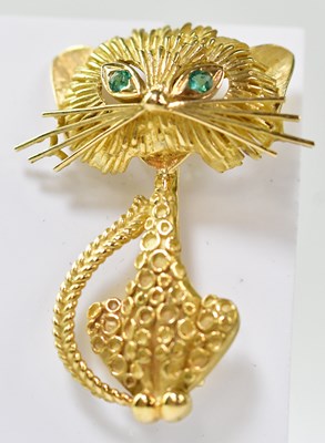 Lot 625 - An 18ct gold contemporary brooch modelled as a...