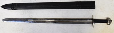 Lot 354 - A re-enactment Medieval broad sword with 30"...