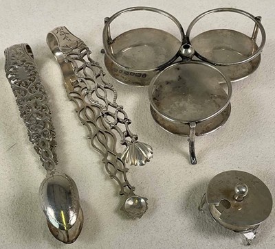 Lot 1471 - A pair of Edwardian ornate hallmarked silver...