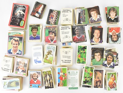 Lot 458 - A large quantity of 1970s football collectors' and trading cards