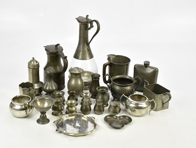 Lot 1574 - A collection of pewter items to include a hip...
