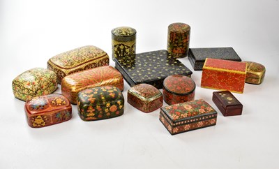 Lot 1451 - A collection of fourteen decorative...