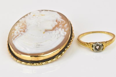 Lot 1245 - A 9ct yellow gold cameo pendant/brooch, also...