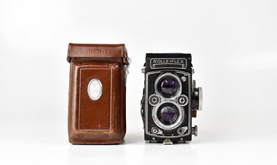 Lot 194 - ROLLEIFLEX; a 3.5 E2 Type 1 TLR medium format...