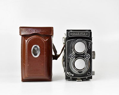 Lot 195 - ROLLEIFLEX; a 2.8A Type 1 TLR medium format...