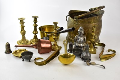 Lot 1576 - A mixed collection of metalware to include...