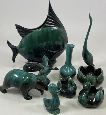 Lot 189 - BLUE MOUNTAIN POTTERY; a collection of pottery...