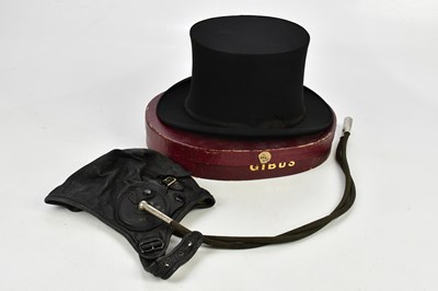 Lot 1547 - A WWI pilot's flying hat with a Gibus...