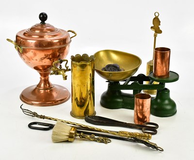 Lot 1581 - A mixed lot of metalware including tea urn,...