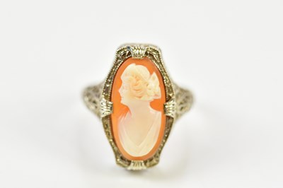 Lot 181 - A 14ct white gold cameo ring, size K, approx 3g.