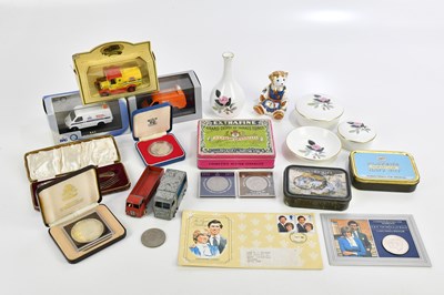 Lot 361 - A small group of collectors' items including...