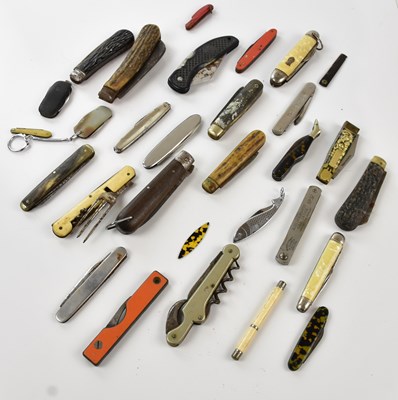 Lot 1494 - A collection of pocket knives, to include a...