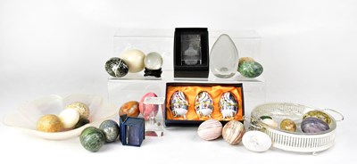 Lot 339 - Nineteen marble egg-shaped paperweights, five...