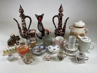 Lot 185 - A collectors' ceramic lot, to include a glazed...