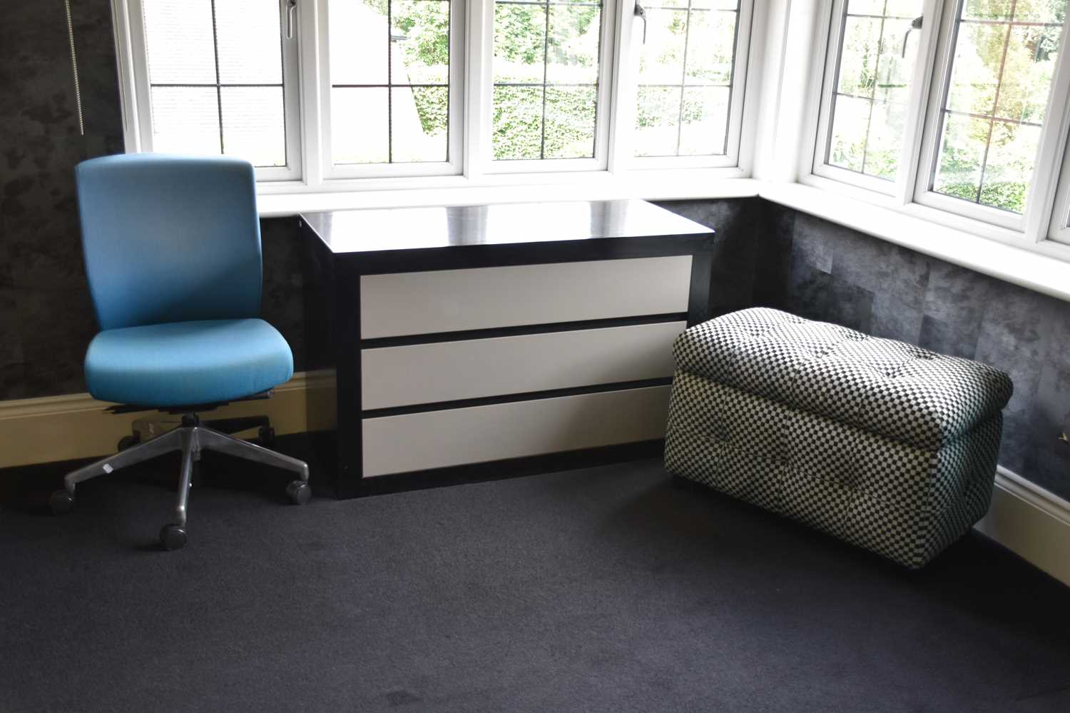 Lot 1253 - A contemporary black and grey ash effect three...