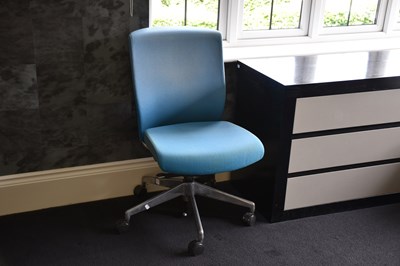 Lot 1253 - A contemporary black and grey ash effect three...