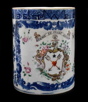 Lot 624 - An 18th century Chinese Export porcelain blue and white mug