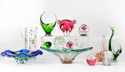 Lot 330 - A quantity of vintage coloured glass, to...