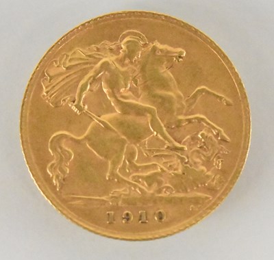 Lot 1371 - An Edward VII 1910 half sovereign.