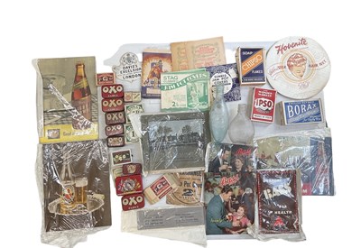 Lot 345 - A quantity of collectors' items and vintage...