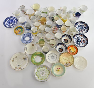 Lot 897 - A collection of various teacups and saucers...