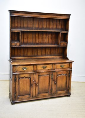 Lot 30 - TITCHMARSH & GOODWIN; a reproduction oak...